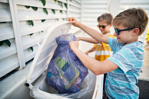 Best Yard Cleanup Services  in Saranac, MI